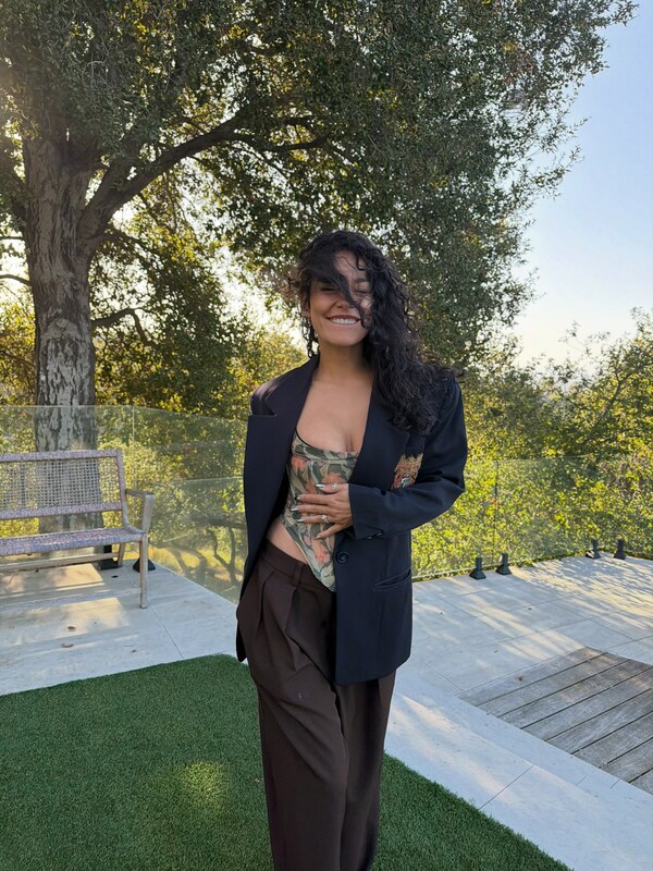 Vanessa Hudgens nude photo 2