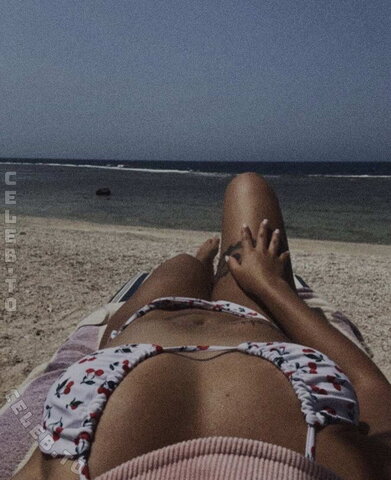 Vanessa Kanz nude photo 4