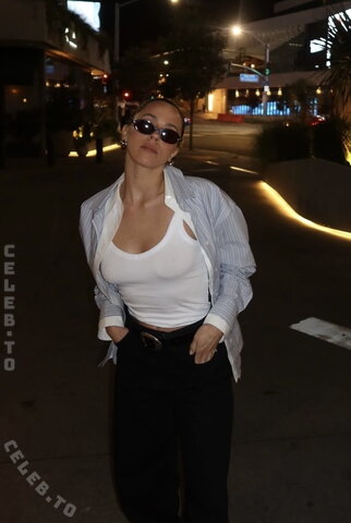 Vanessa Mai nude photo 23