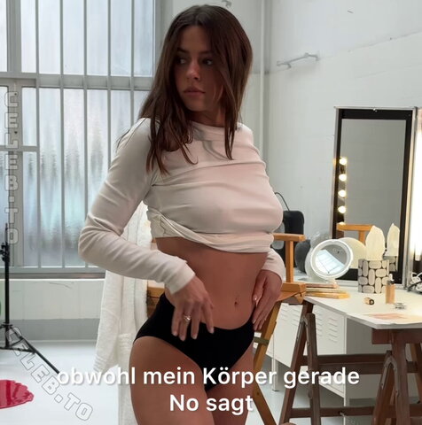 Vanessa Mai nude photo 10