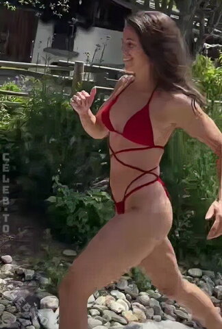 Vanessa Mai nude photo 5