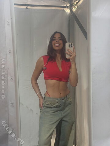 Vanessa Mai nude photo 7