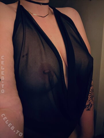 Vanessa Meenje nude photo 13