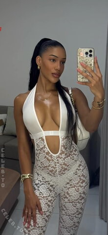 Vanessa Nwattu nude photo 9