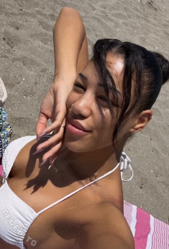 Vanessa Nwattu nude photo 2