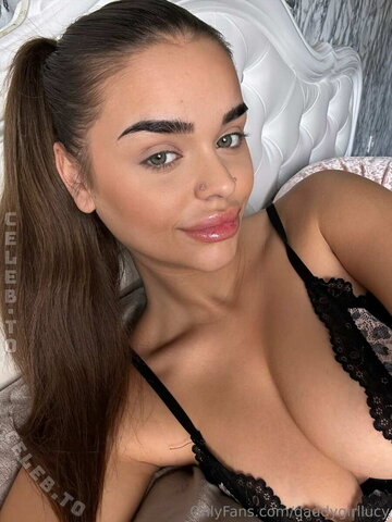 Vanessa.h nude photo 17