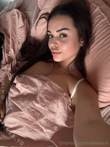 Vanessa.h nude photo 1