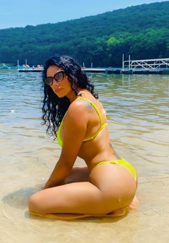 vanessalucia2411 nude photo 3
