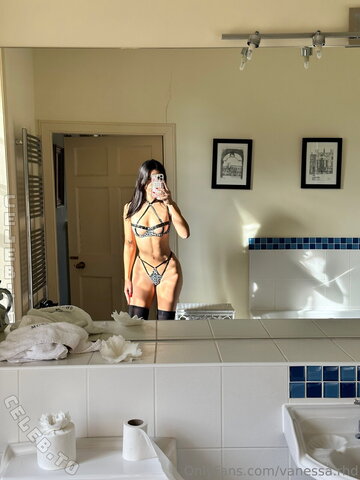 Vanessa.rhd nude photo 761