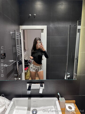 Vanessa.rhd nude photo 278
