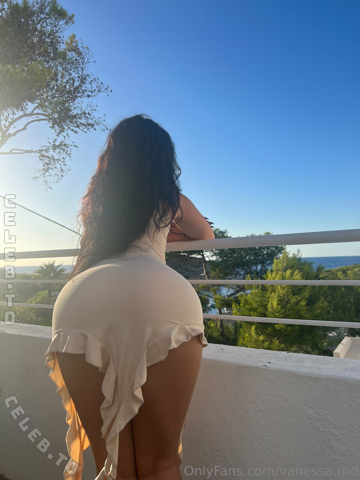 Vanessa.rhd nude photo 1