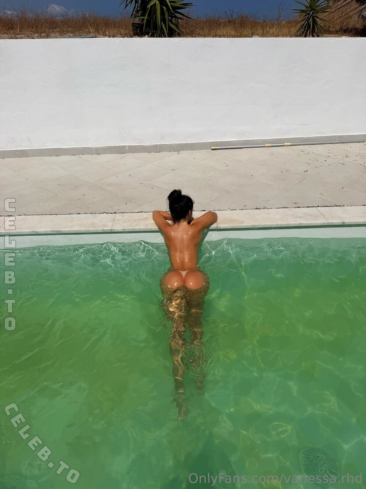 Vanessa.rhd nude photo 5