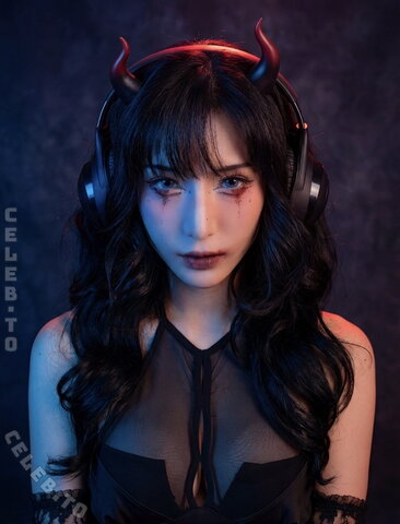 Vanni Vanique nude photo 2