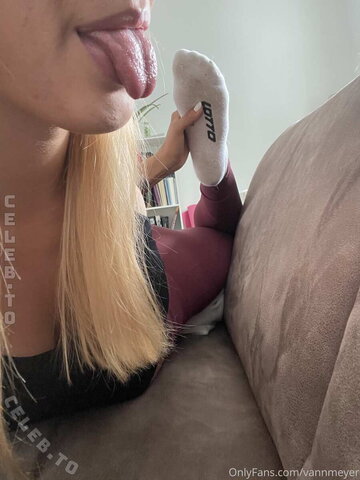 Vannmeyr nude photo 10