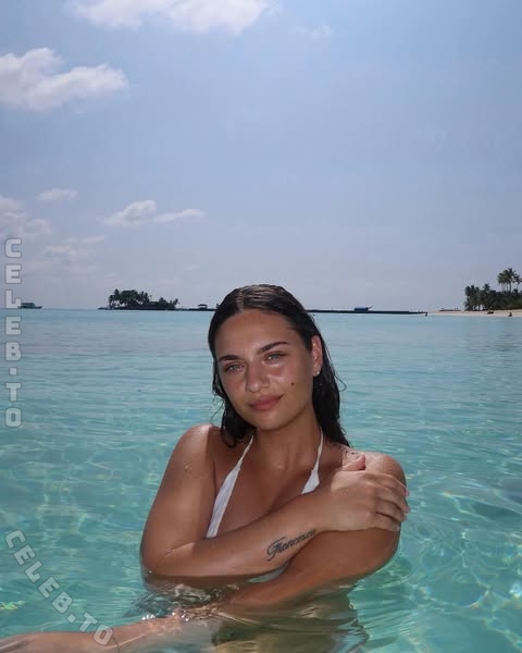 Vanutschii - Instagram Influencer nude photo 2