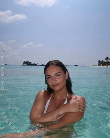 Vanutschii - Instagram Influencer nude photo 14