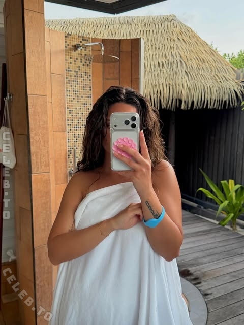 Vanutschii - Instagram Influencer nude photo 7
