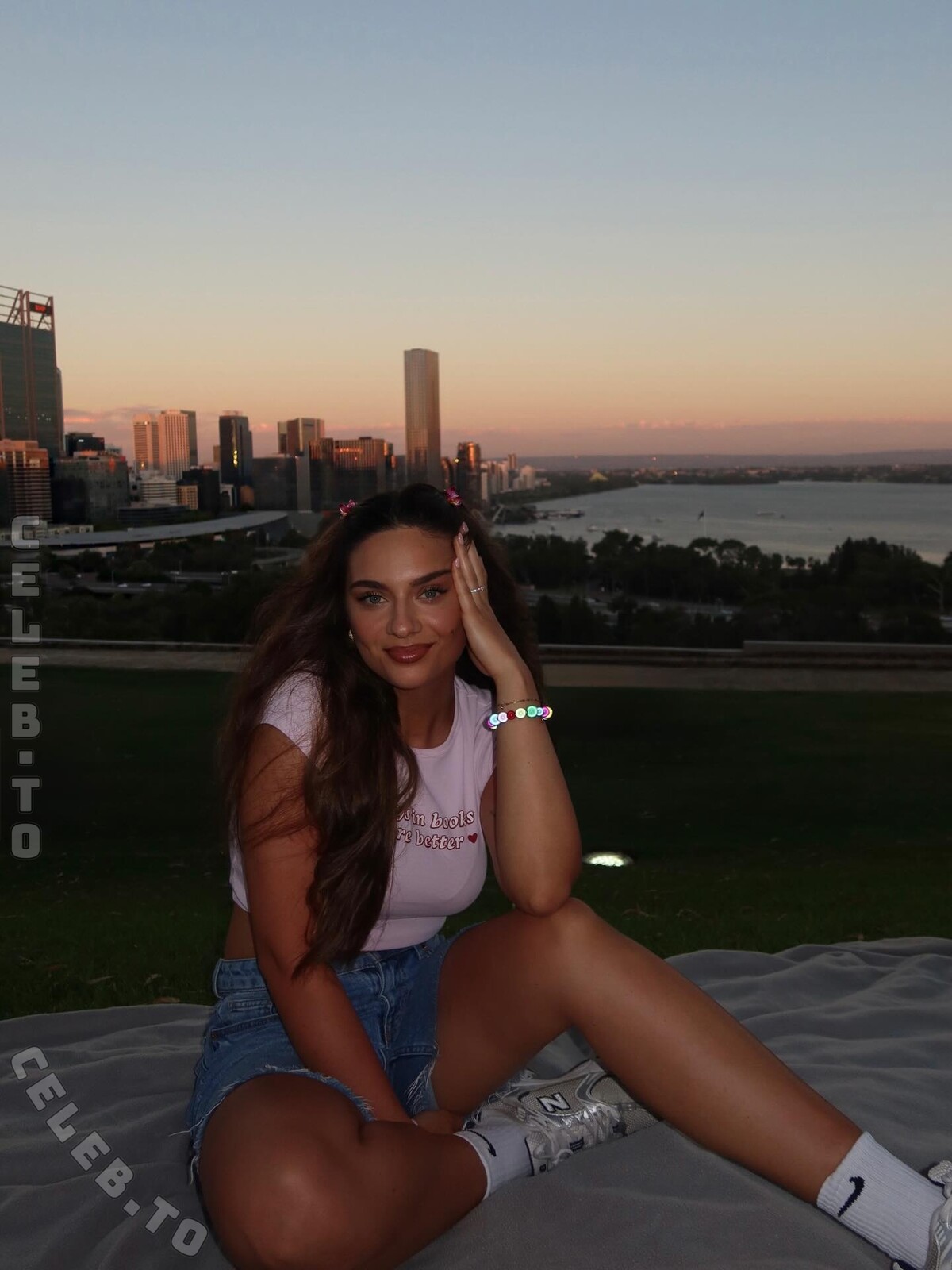 Vanutschii - Instagram Influencer nude photo 13