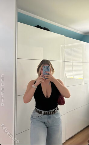 v.d.s.olivia nude photo 11