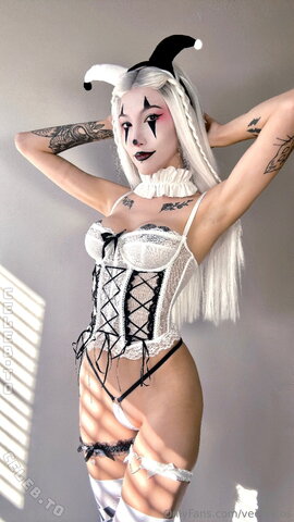 Veenacos Hot (24 photos)
