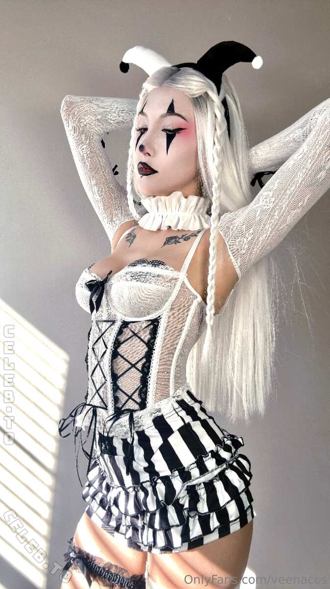 Veenacos nude photo 12