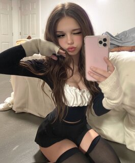 Veluuia nude photo 2
