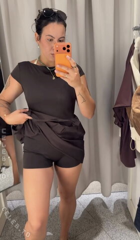 Vendewaa nude photo 6