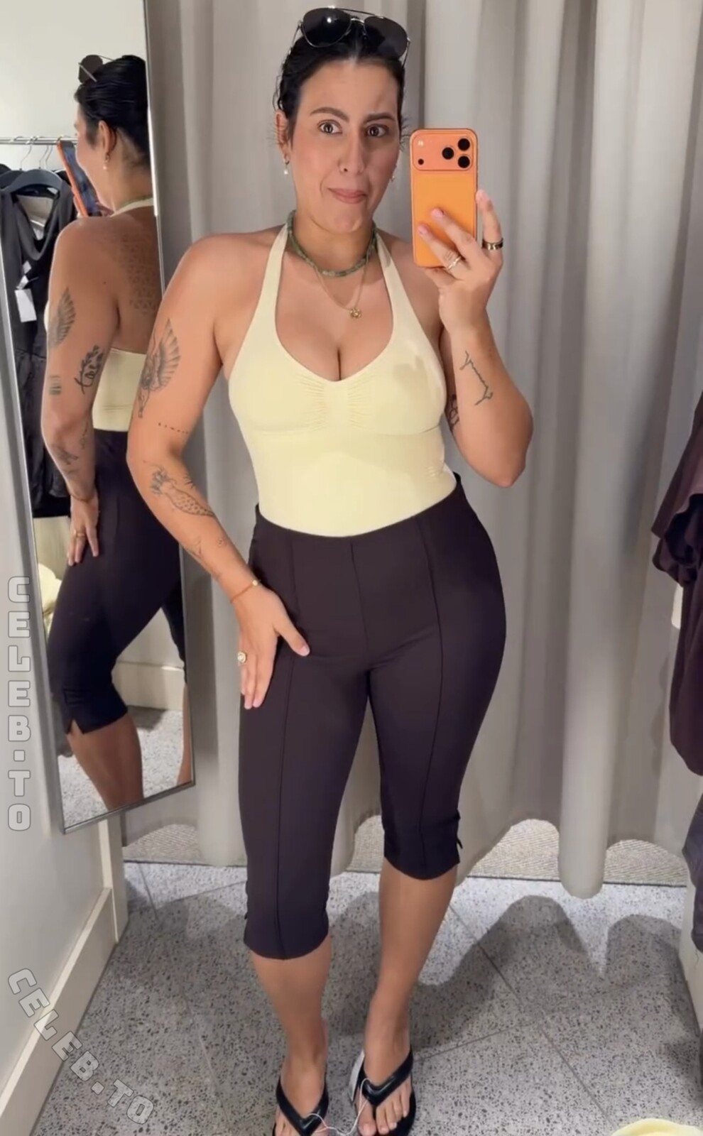 Vendewaa nude photo 7