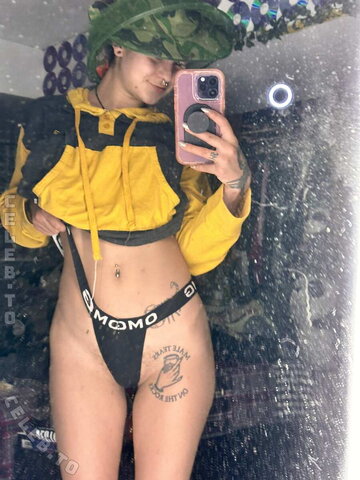 Venuskittyxo nude photo 3