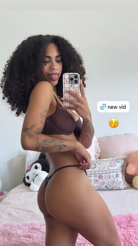 Venusmarquez nude photo 1