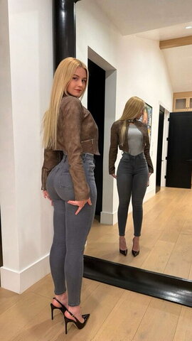 Vera Dijkmans nude photo 6