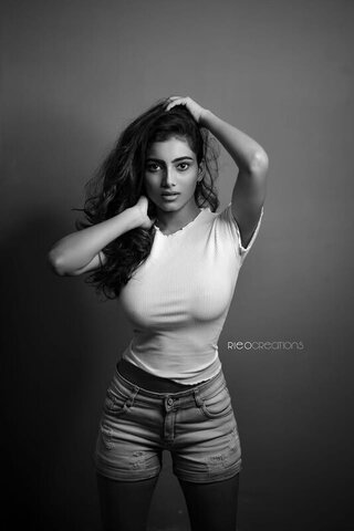 Veronica Mitra nude