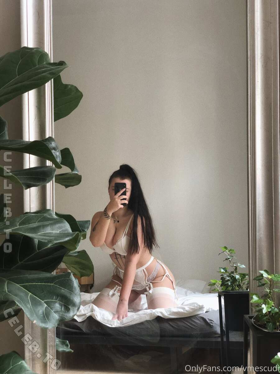 Veronika Mescudi nude photo 4