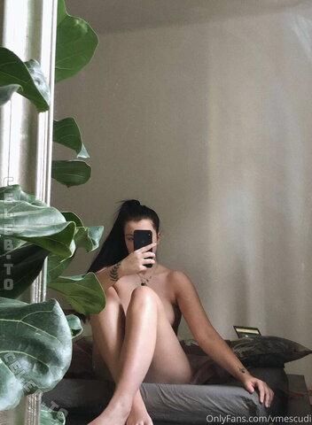 Veronika Mescudi nude photo 39