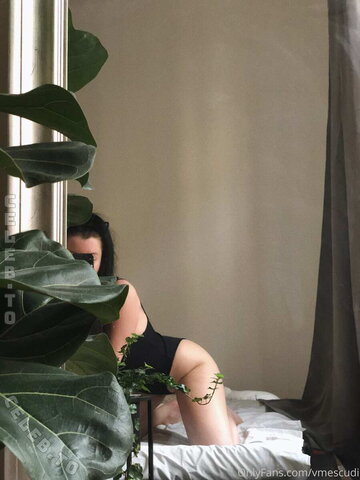 Veronika Mescudi nude photo 32