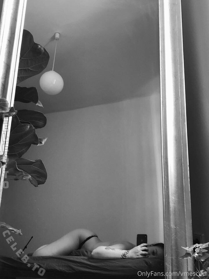 Veronika Mescudi nude photo 2