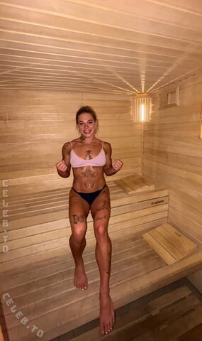 Veronika Smolkova nude photo 3