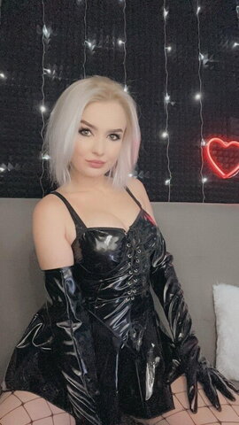 Veronikkkkka nude photo 4