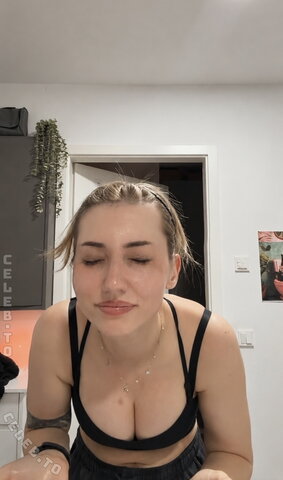 Veyla – IG Story without text