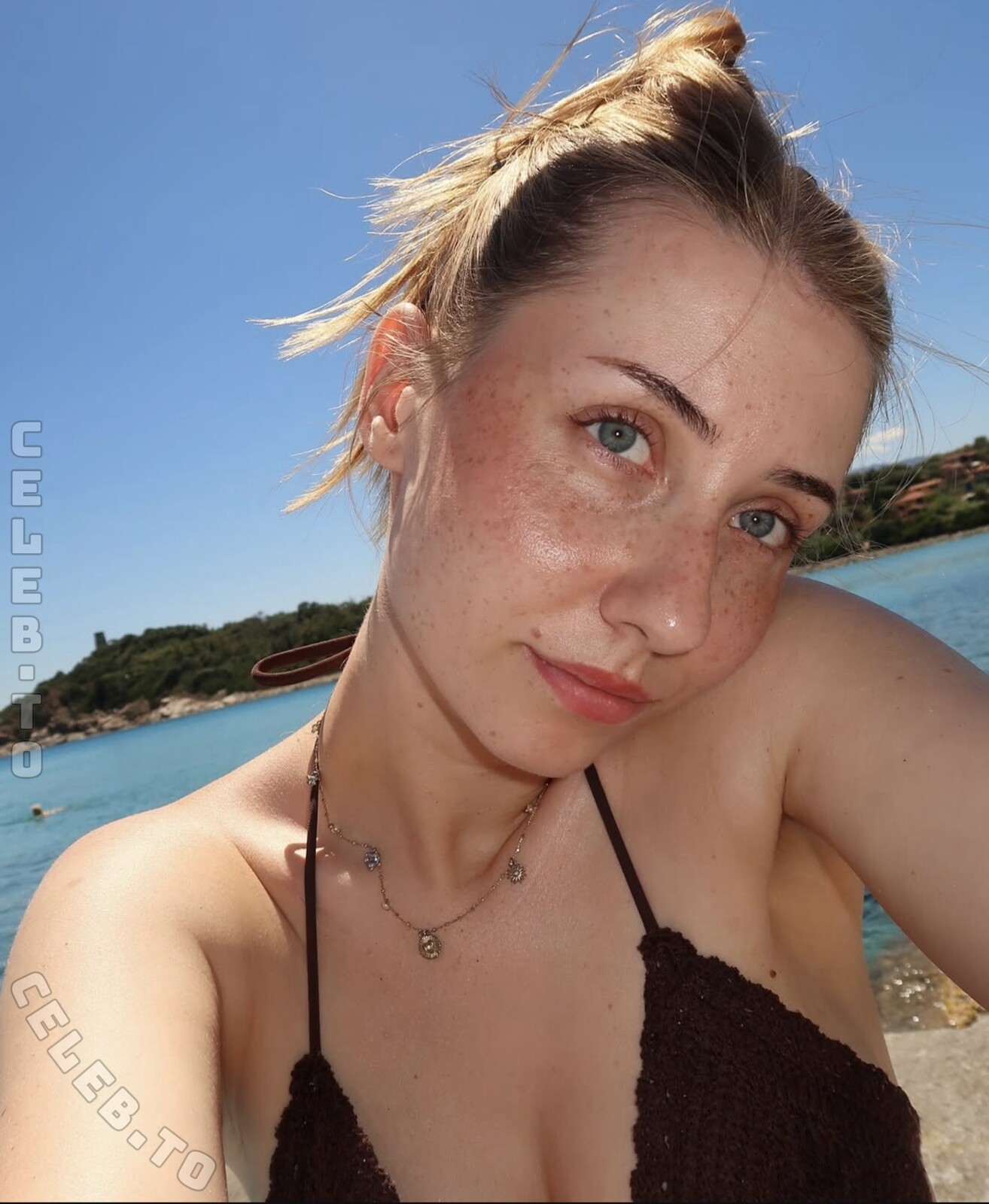 Veyla nude photo 6