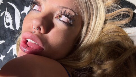 Vicky Balena nude photo 1