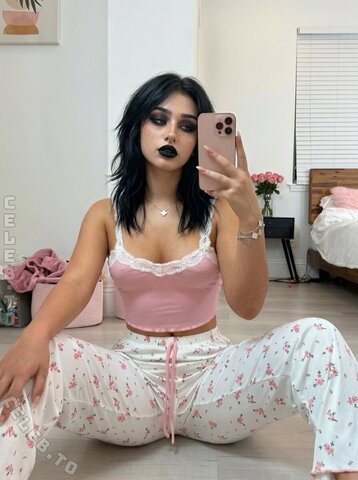 Vicky Reeds nude photo 9