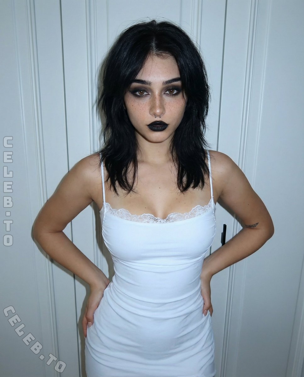 Vicky Reeds nude photo 7