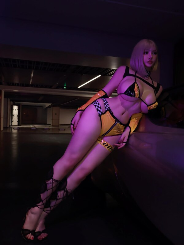 Vicky nude photo 11