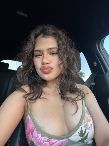 Victoria Jaimes Fresh (2 photos)