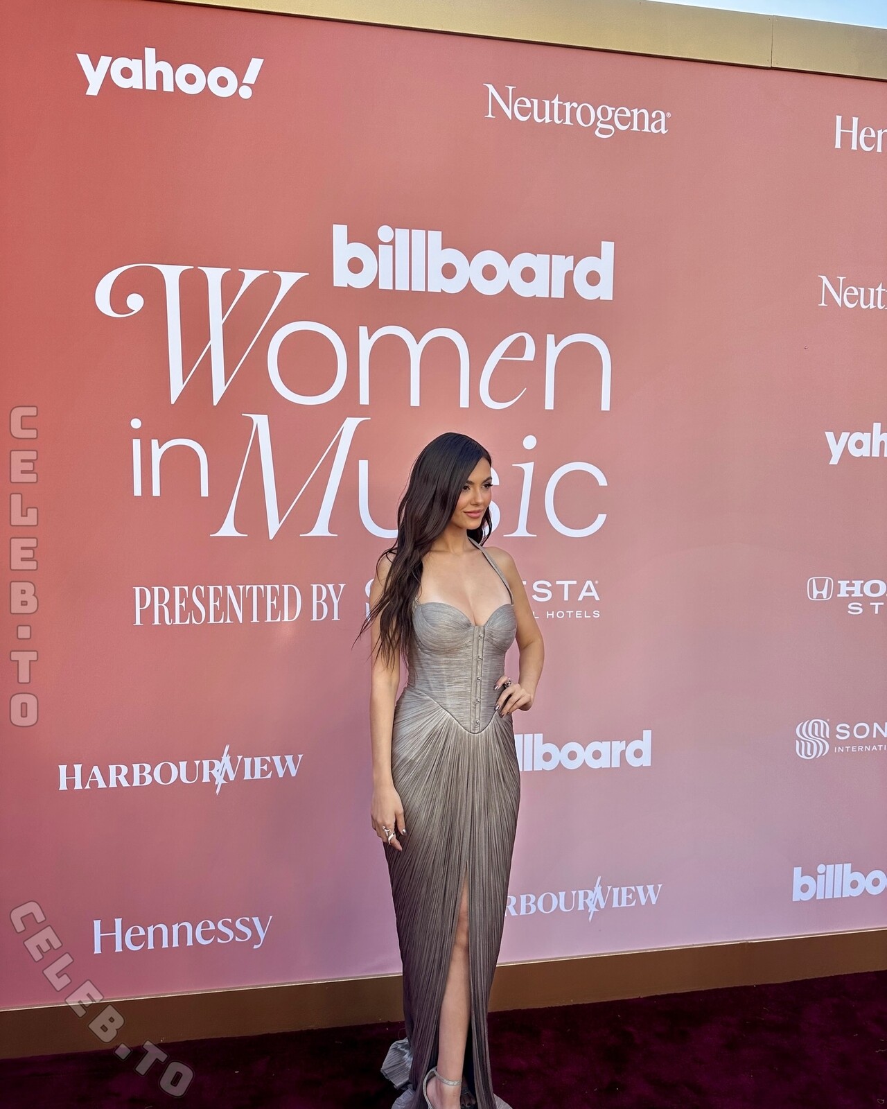 Victoria Justice nude photo 3