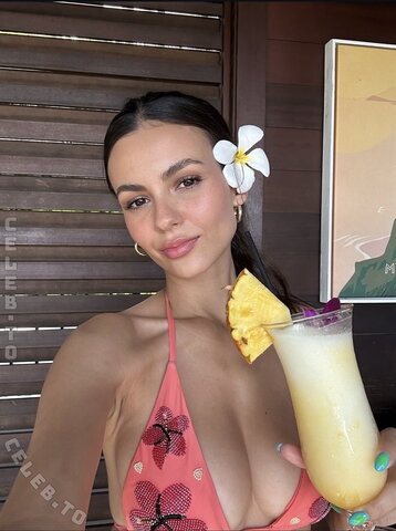 Victoria Justice nude photo 16