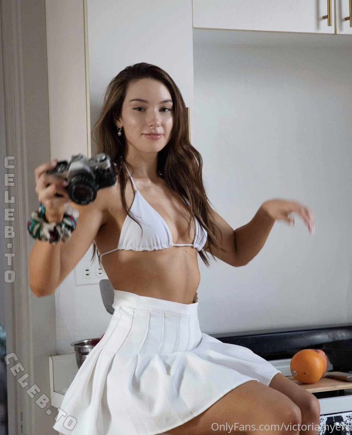 Victoria Lynn Myers nude photo 4