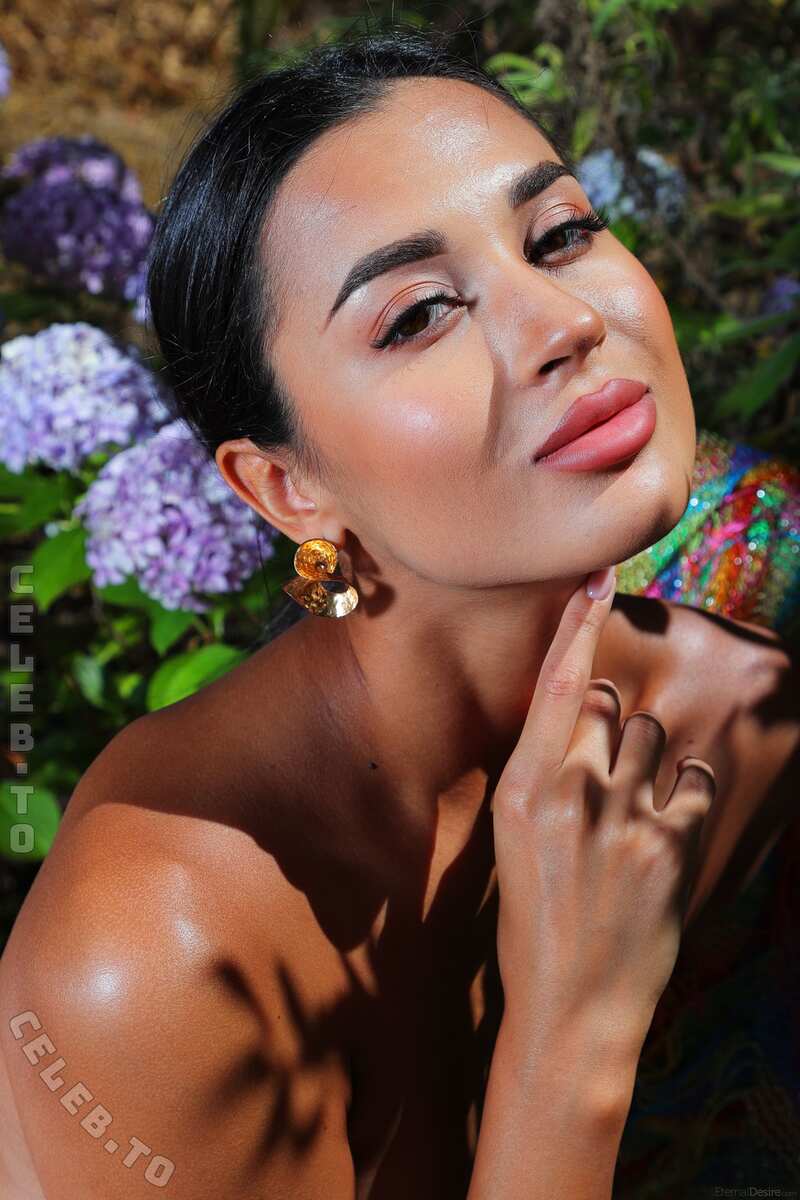 Victoria Mur nude photo 5