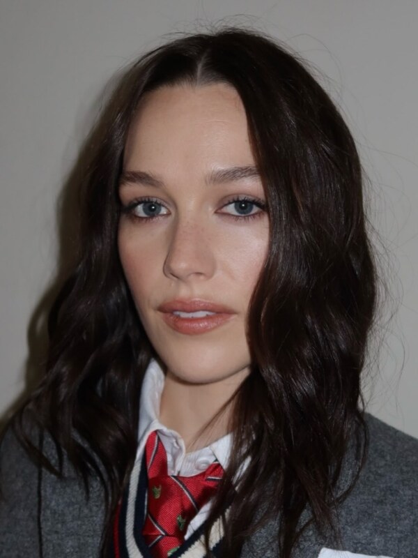 Victoria Pedretti nude photo 4